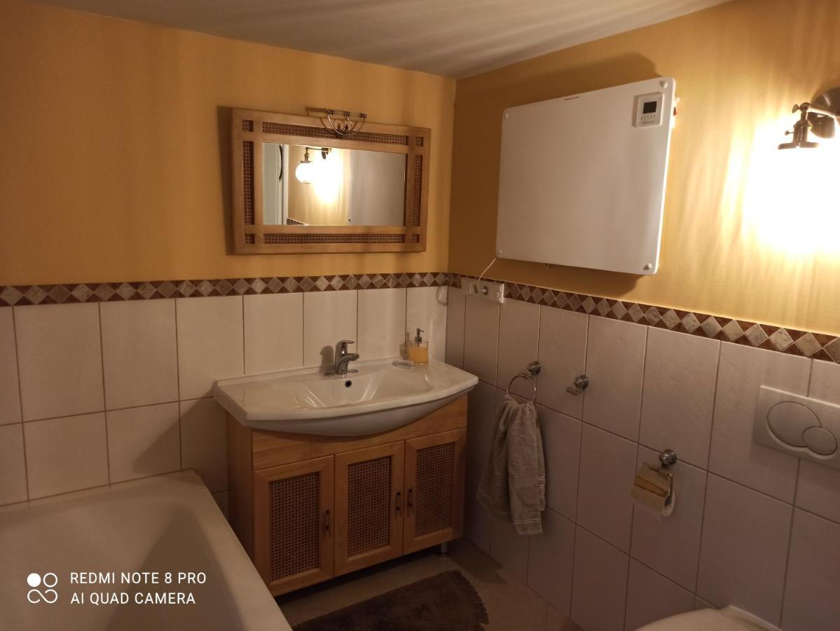 Schoene 77Qm Wohnung In Gehobener Lage Direkt Am Wald Rodenbach  Buitenkant foto